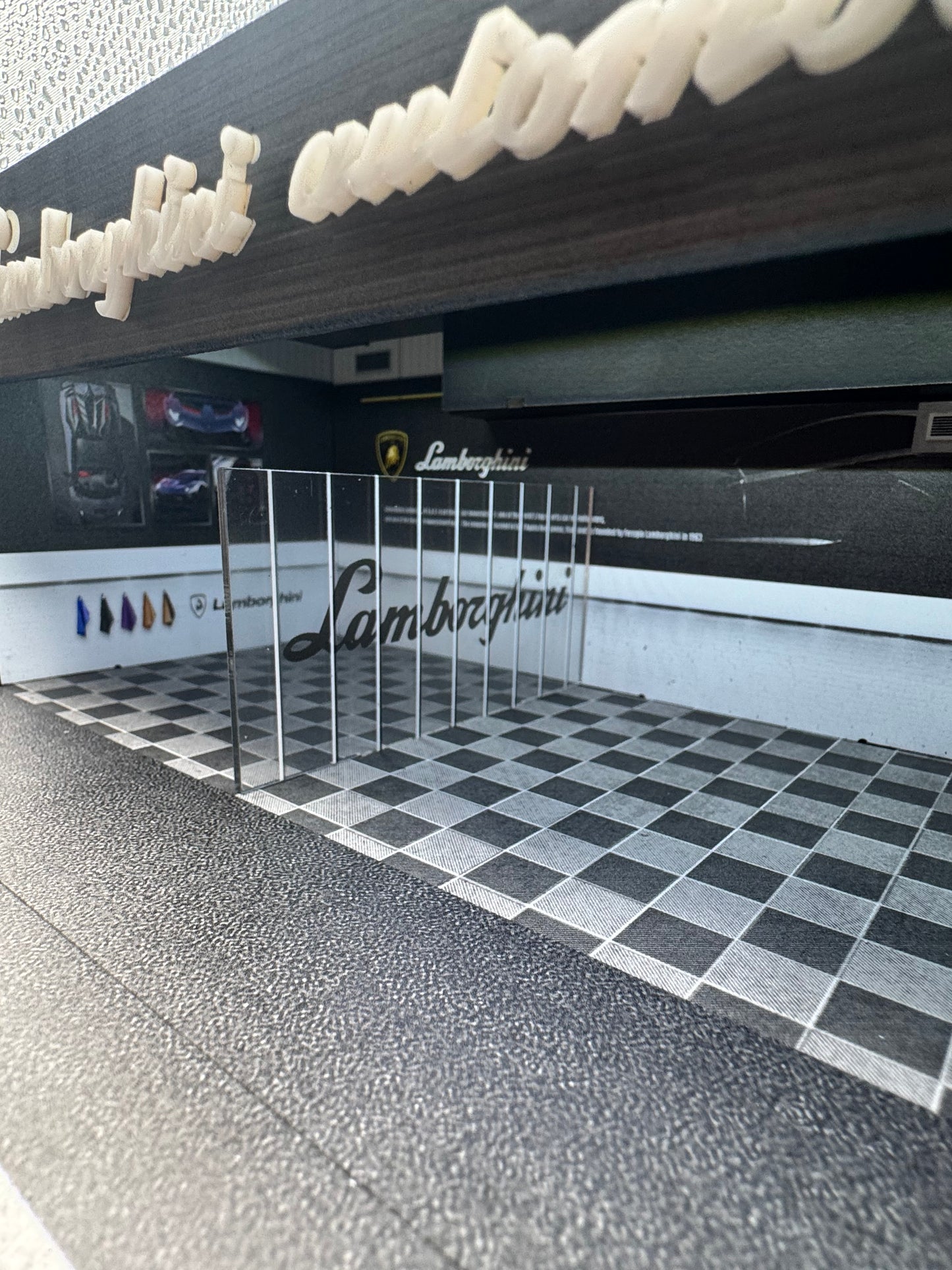 Diorama Concession Lamborghini Automobili — 1:64