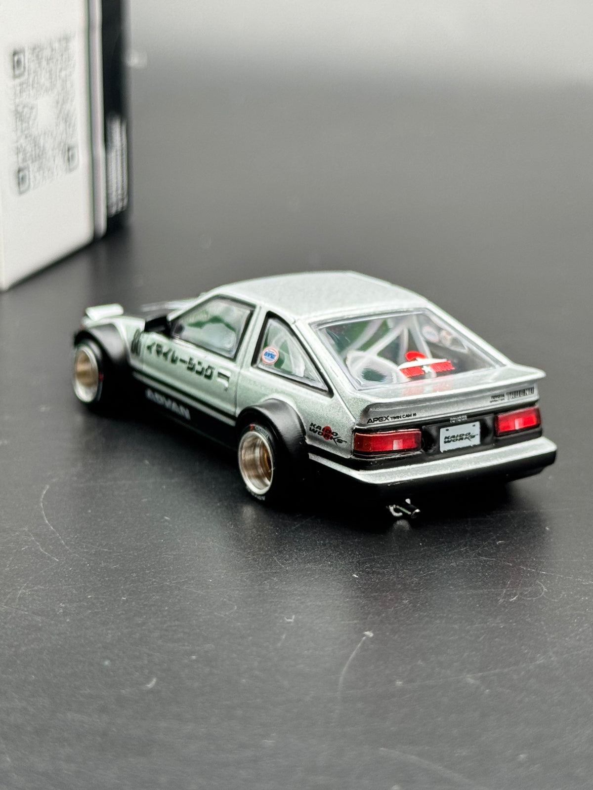 Kaido House x Mini GT Toyota Sprinter Trueno AE86 Imai Racing Advan Argent #86 1:64