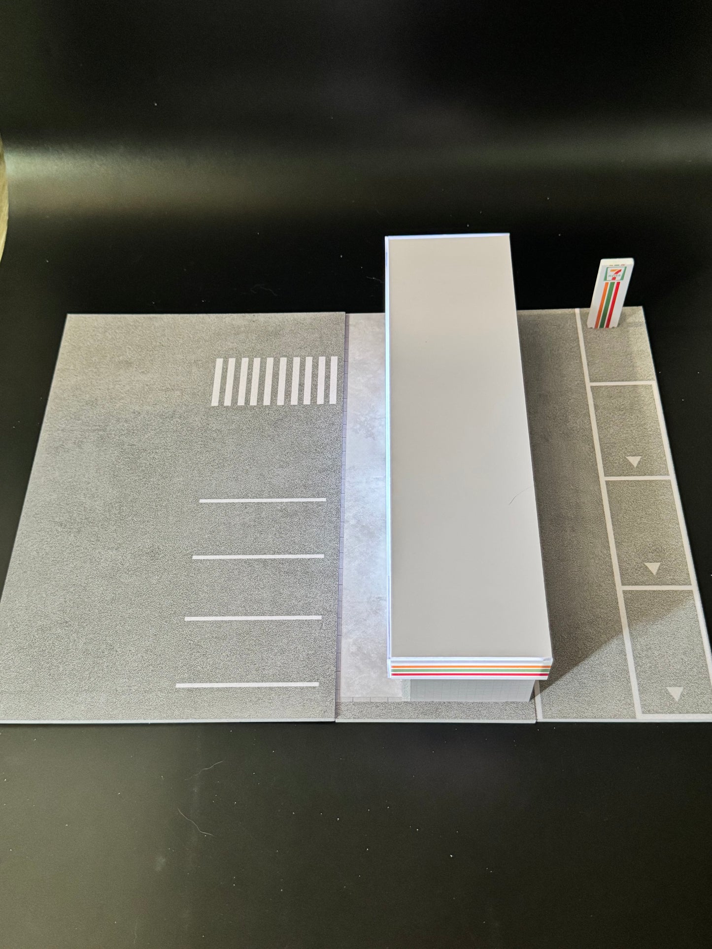 Diorama 7-Eleven – Décor Miniature 1:64 avec Éclairage LED