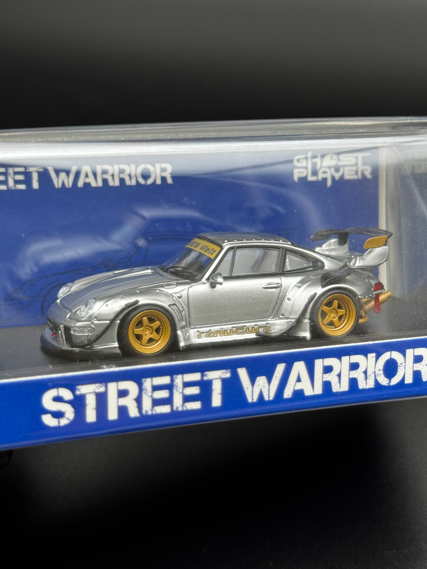 Porsche RWB 993 “Rauh-Welt Begriff” Argent – Street Warrior × Ghost Player | 1:64
