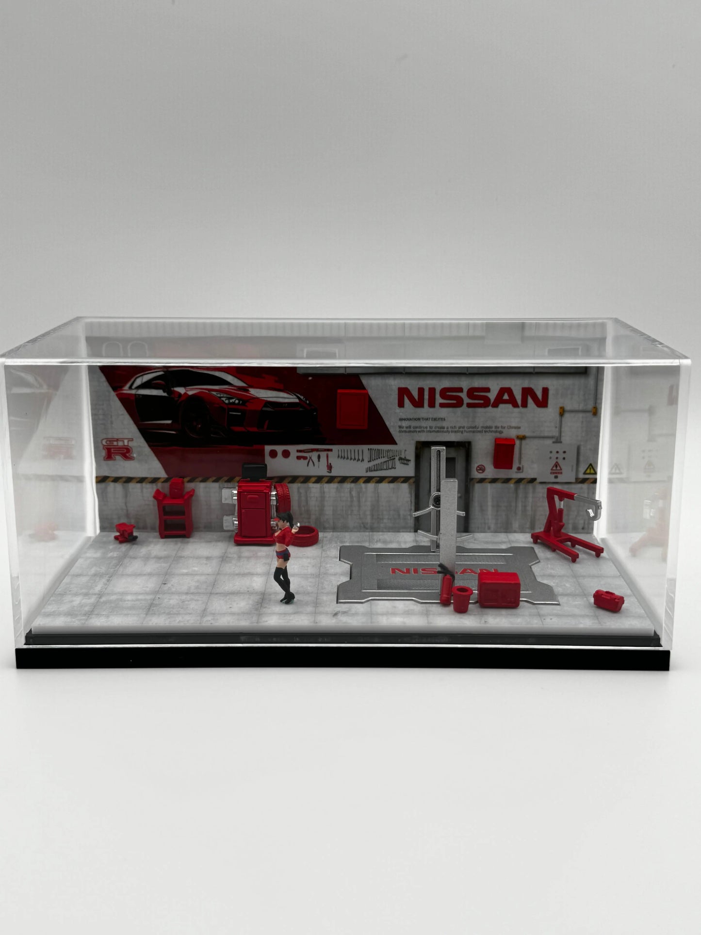 Diorama Garage Nissan avec accessoires SVRdiecast