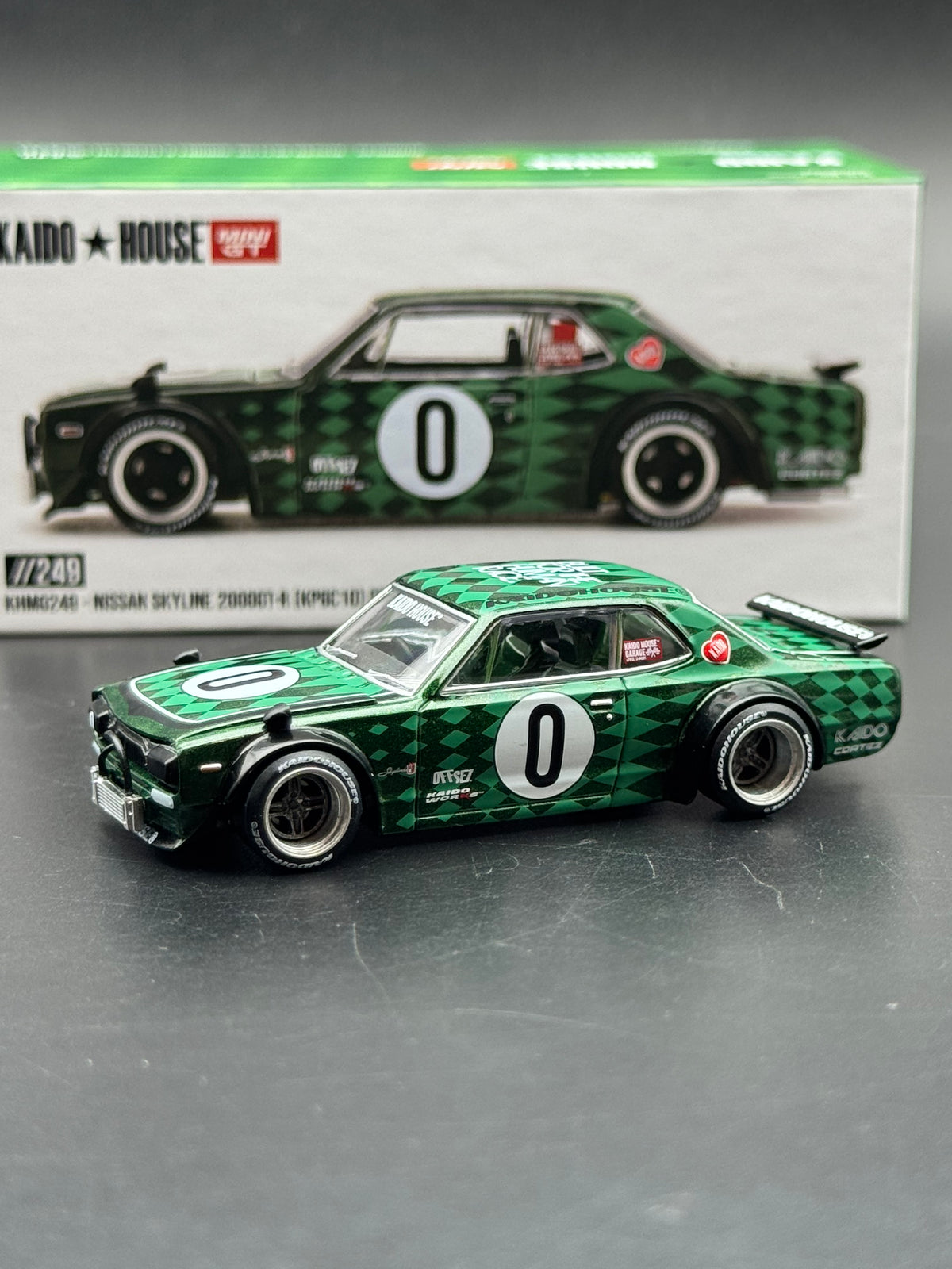 Kaido House x Mini GT Nissan Skyline 2000GT-R Kaido Works 1:64