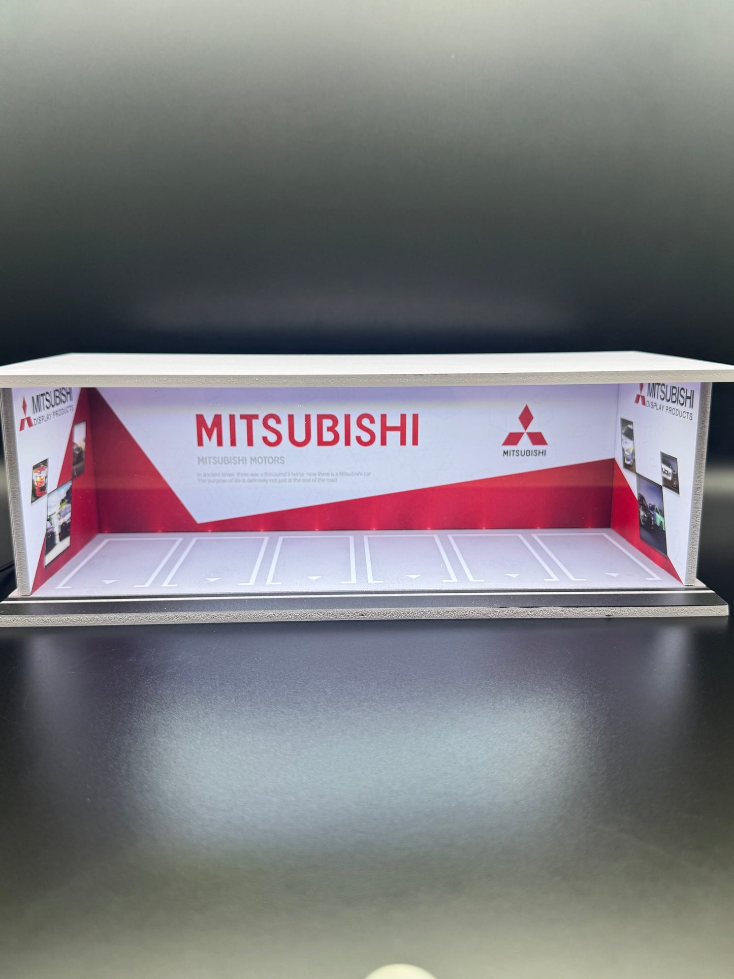 Diorama Mitsubishi Showroom – Display | 1:64