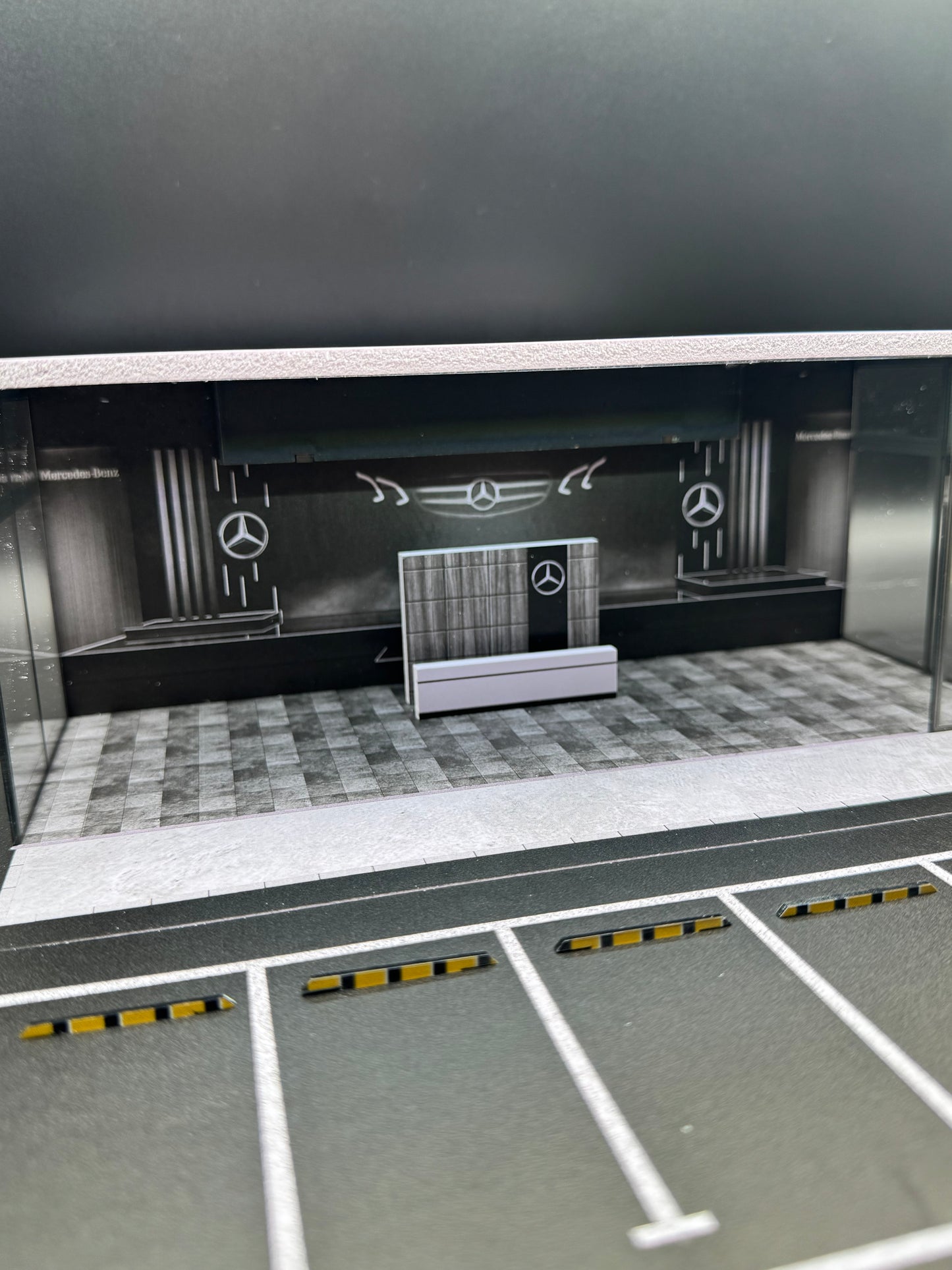 Diorama Garage Mercedes-Benz – Concession Vitrée | 1/64