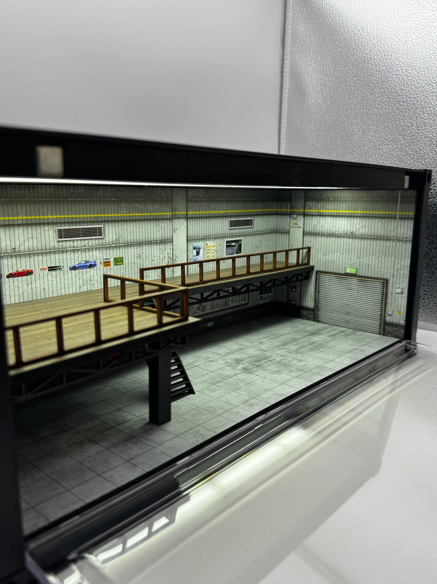 Diorama vitrine contenair 1/64 SVRdiecast