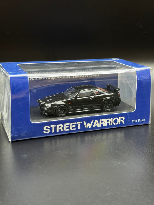 Nissan Skyline GT-R BNR34 Noir – Street Warrior 1/64 SVRdiecast