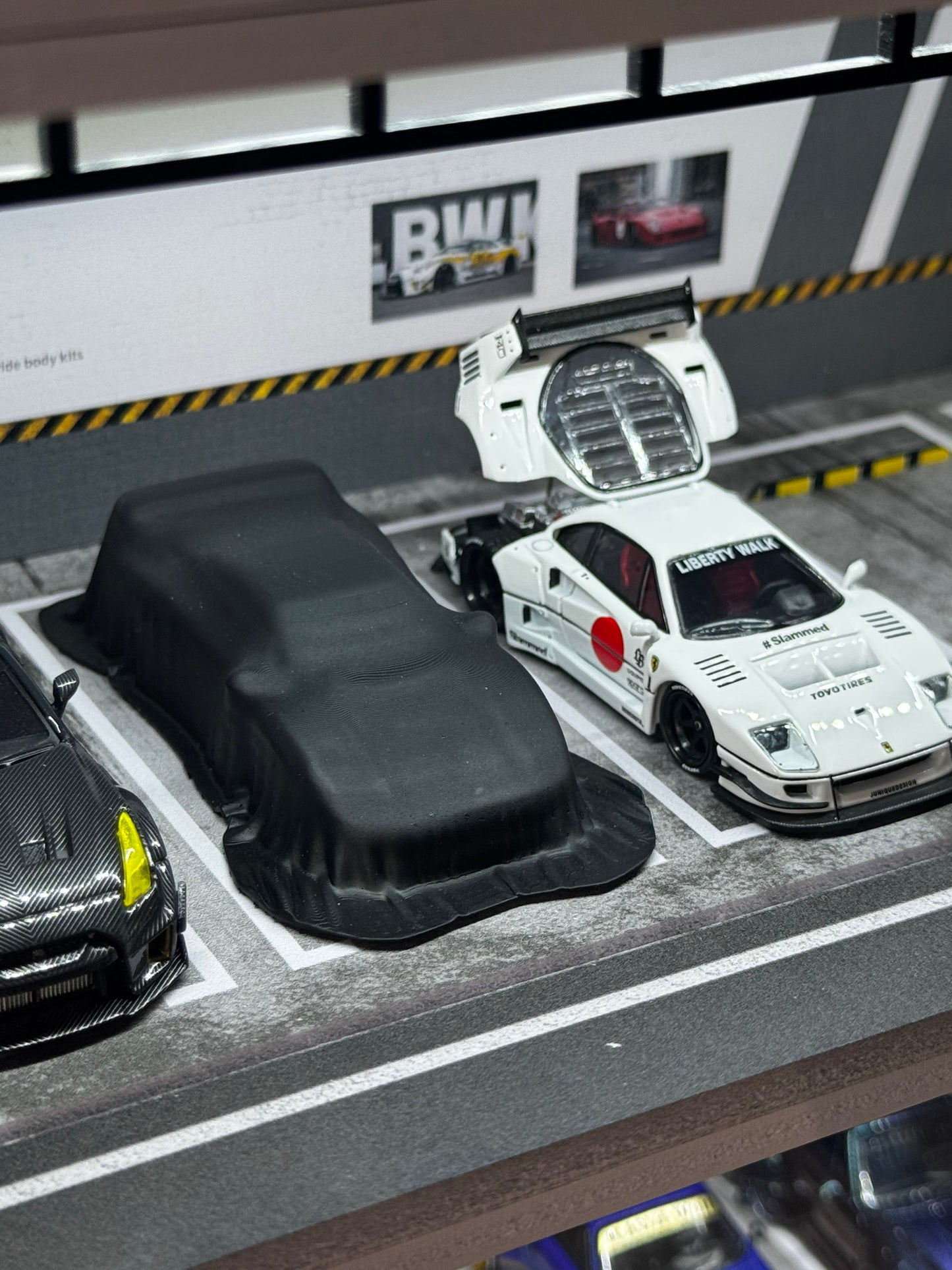 Ferrari f40 sous housse pour diorama 1/64 SVRdiecast