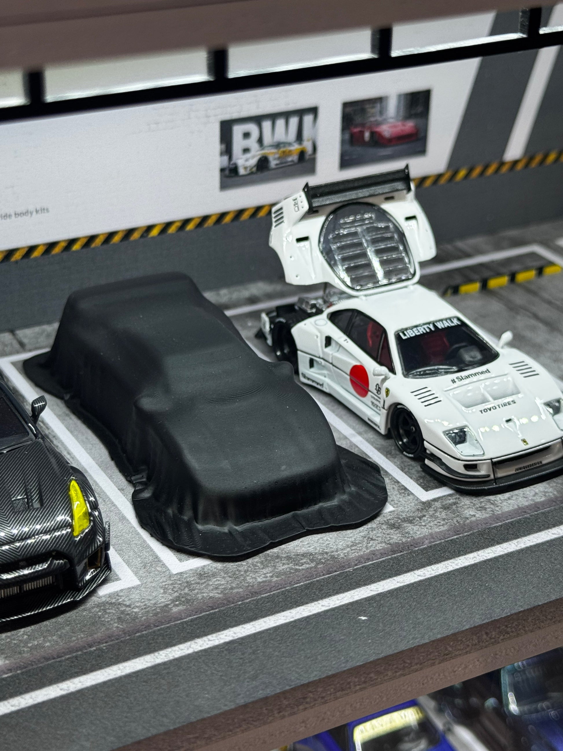 Ferrari f40 sous housse pour diorama 1/64 SVRdiecast