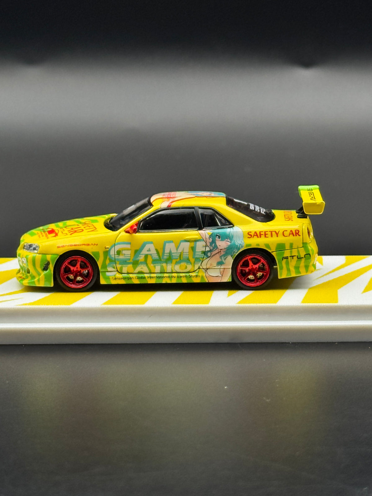 Nissan Skyline Safety Car Senseorgan × Magic Team | 1:64 Diorama Anime Design