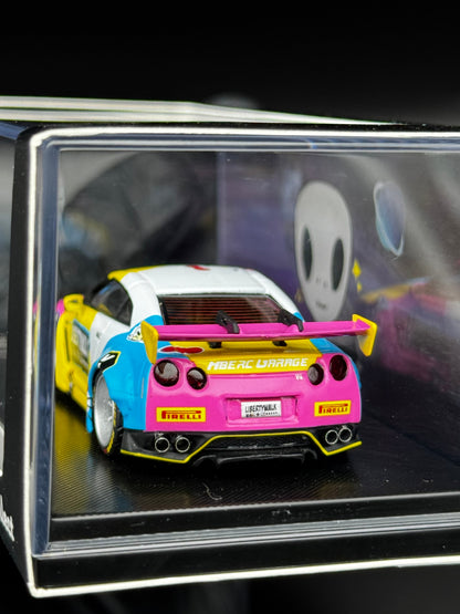 Nissan gt-r r35 lbwk Hello kitty — Mymodelcollect 1:64 SVRdiecast