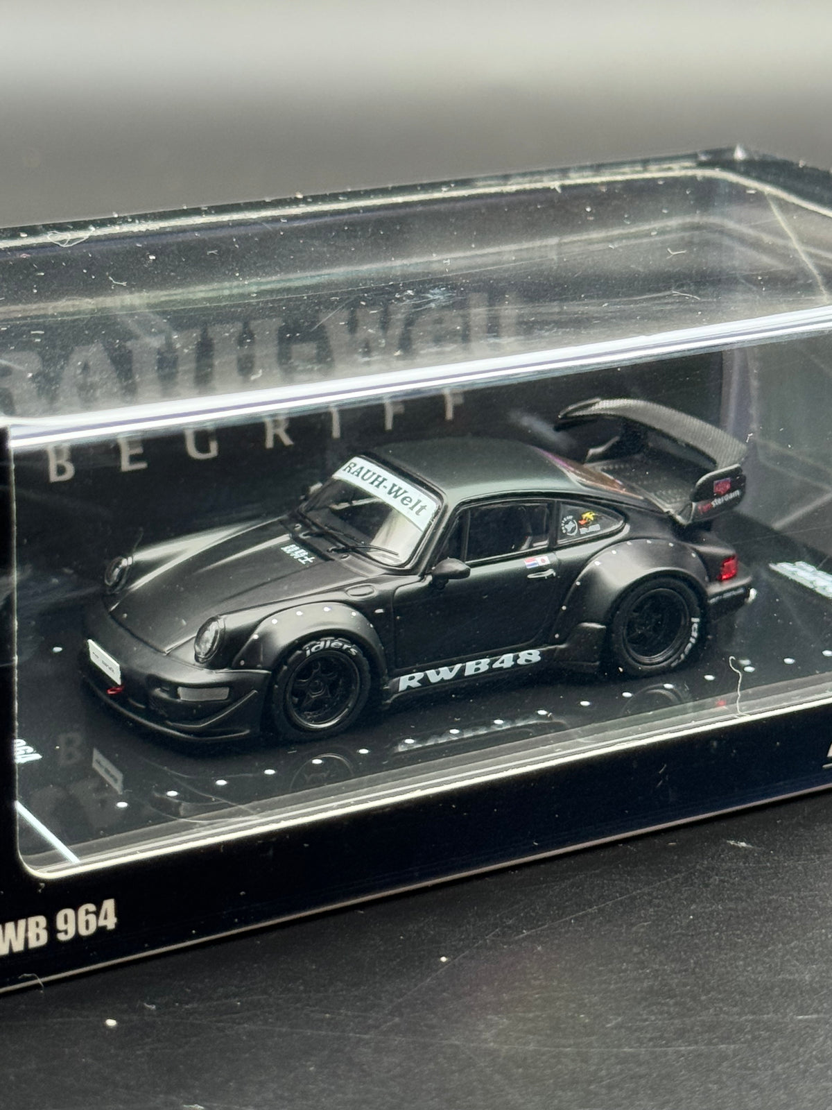 Porsche 964 RWB Rauh-Welt Begriff Noir | 1:64 INNO64