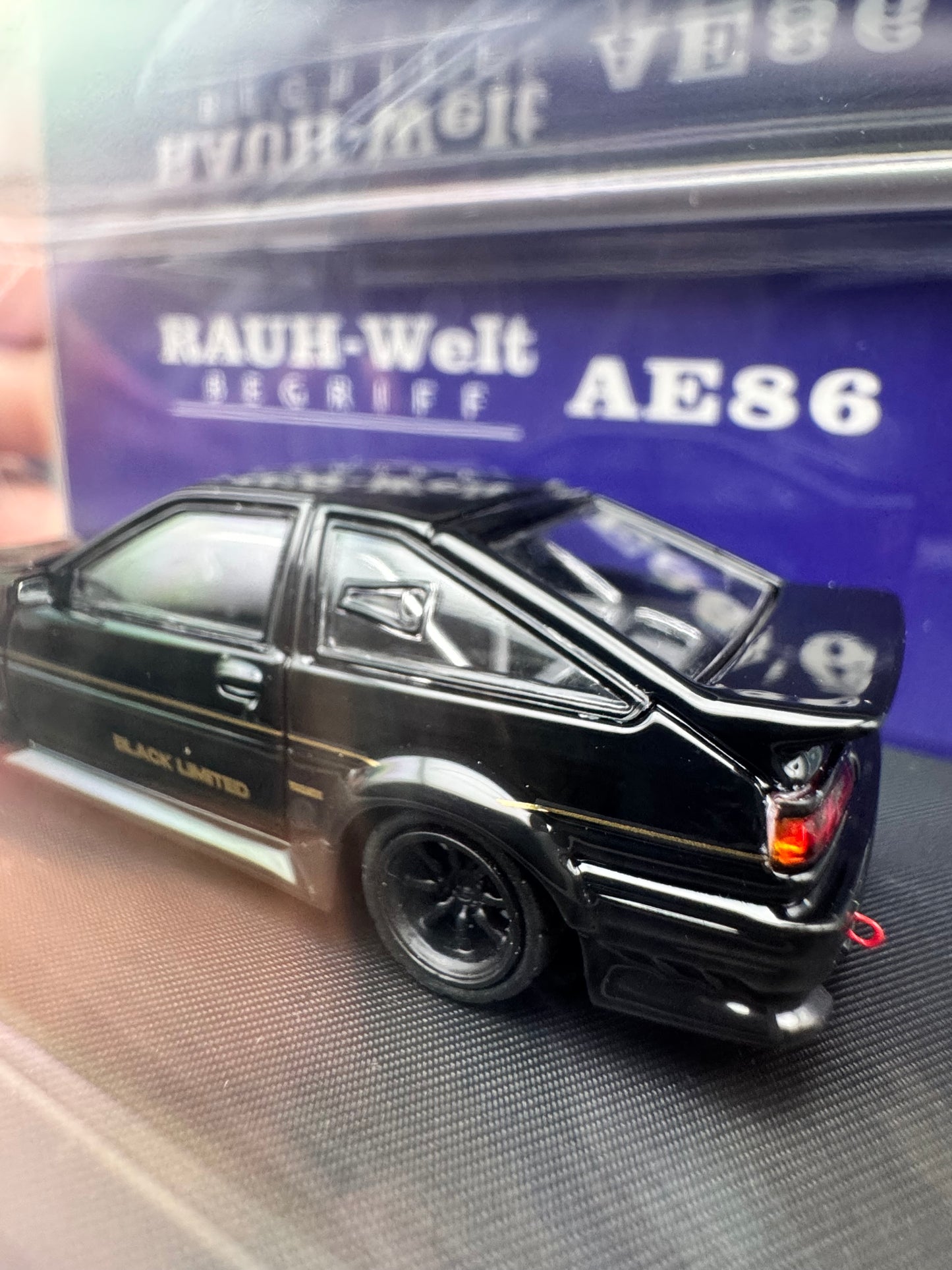 Toyota AE86 RAUH-Welt Begriff – Street Warrior x Ghost Player | 1:64 Low number