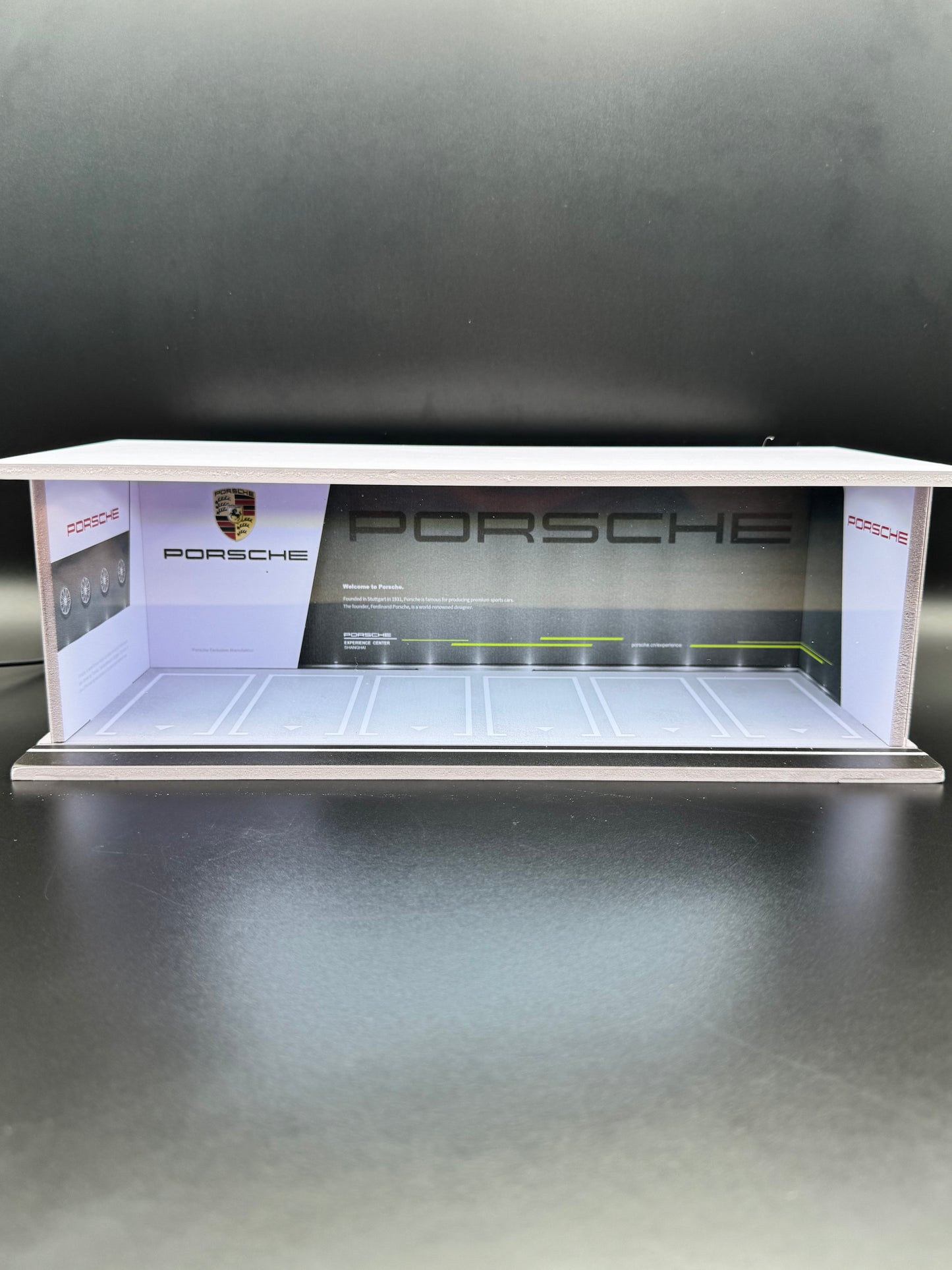 Diorama vitrine Garage Porsche – 1:64