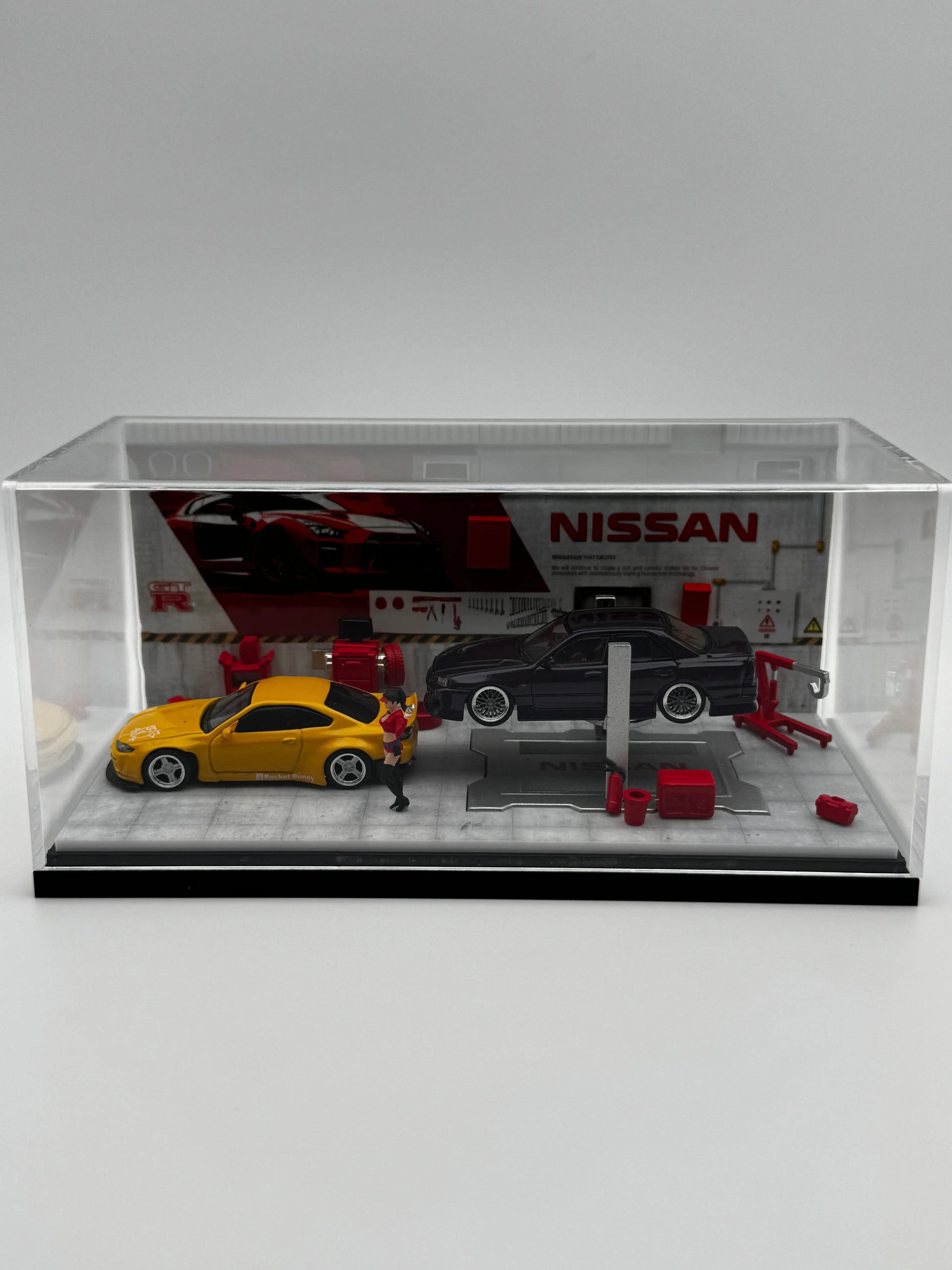 Diorama Garage Nissan avec accessoires SVRdiecast
