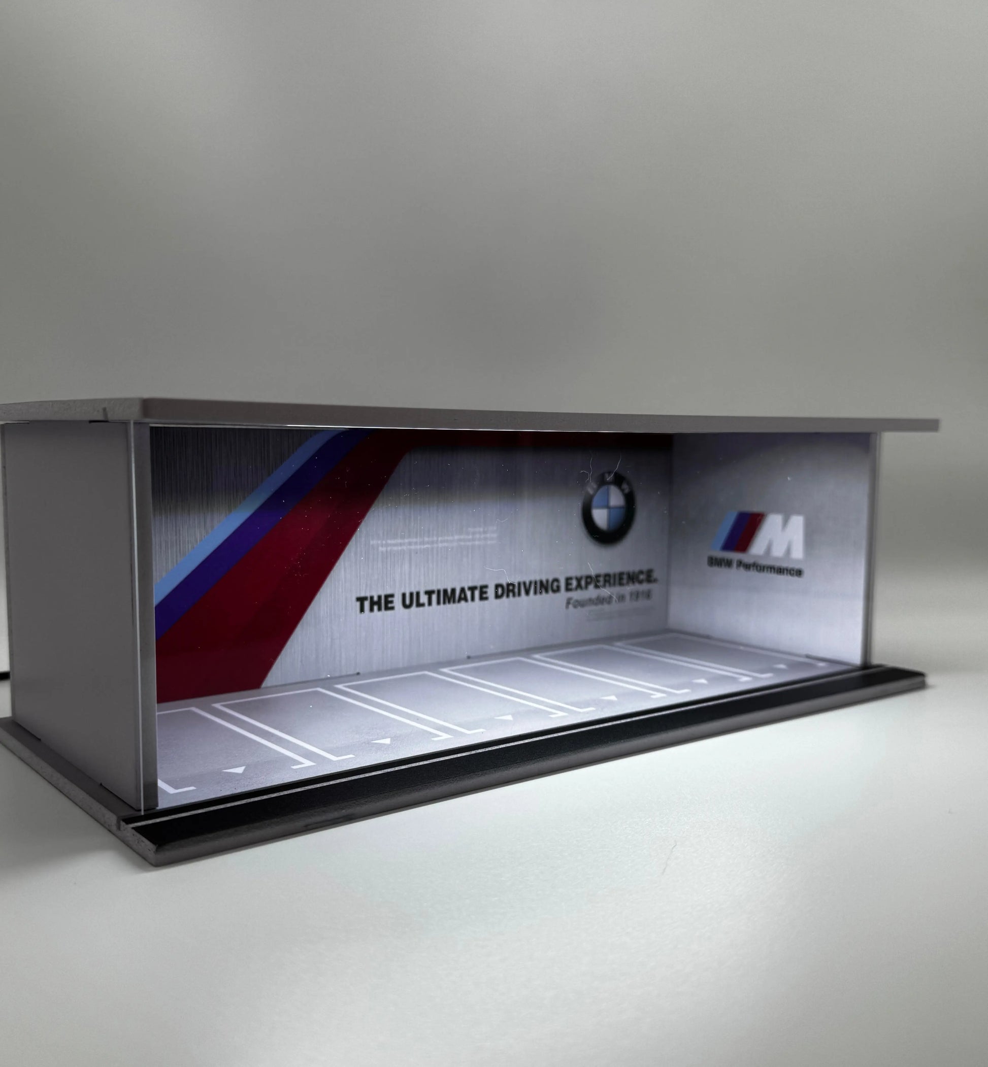 Diorama BMW 1/64 éclairé SVRdiecast