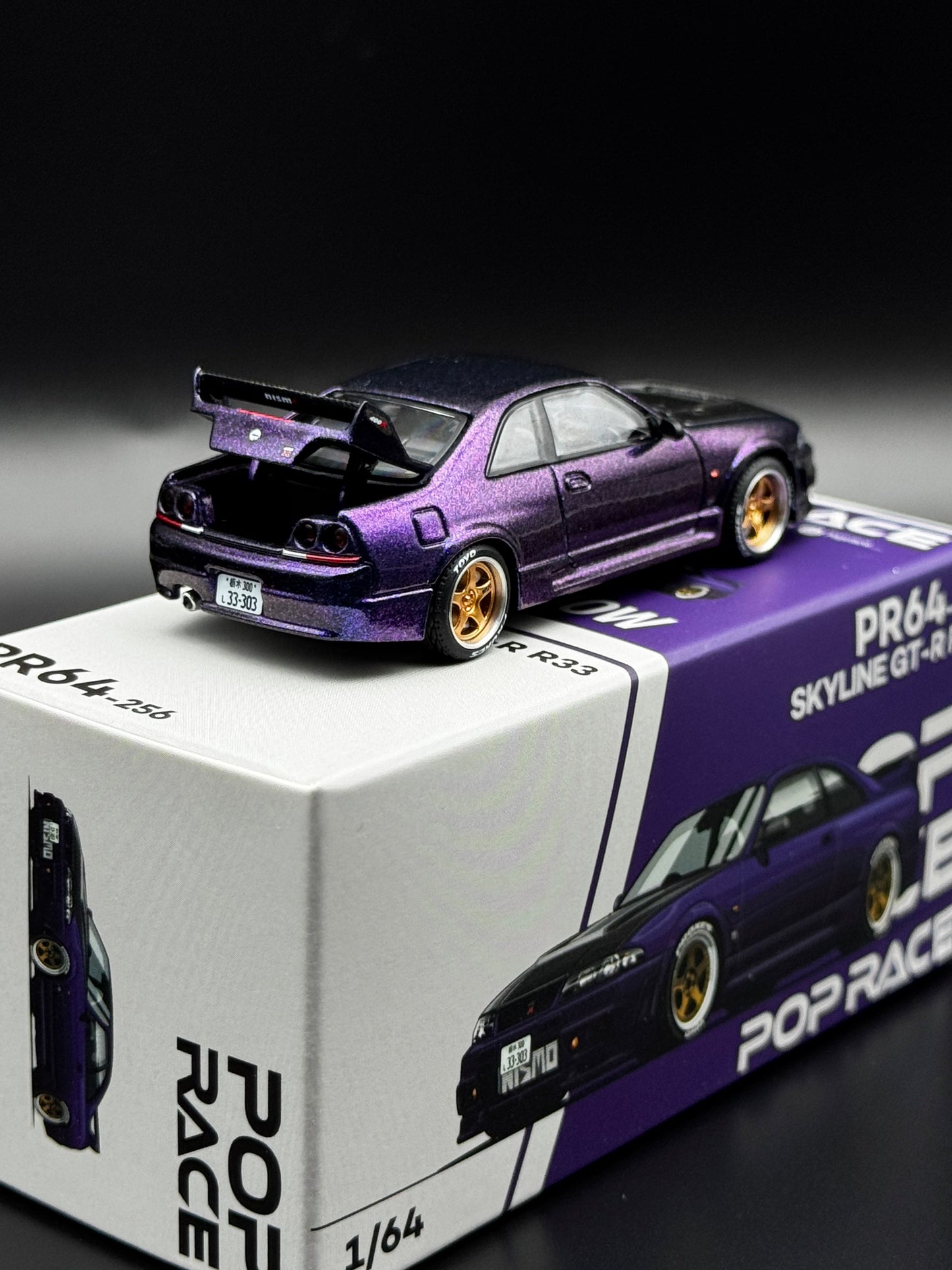Nissan Skyline GT-R R33 - PopRace 1:64 SVRdiecast