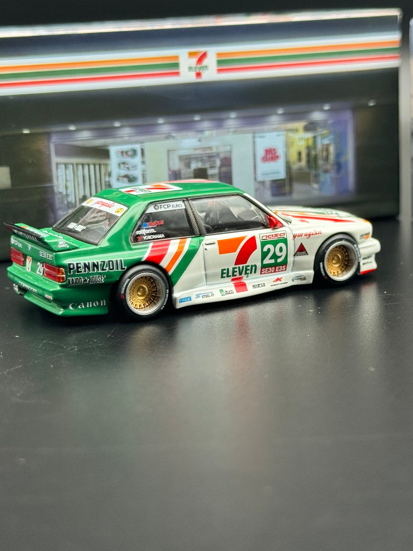 BMW M3 (E30) Kaido Works - Larry Chen V1 1:64