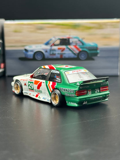 BMW M3 (E30) Kaido Works - Larry Chen V1 1:64