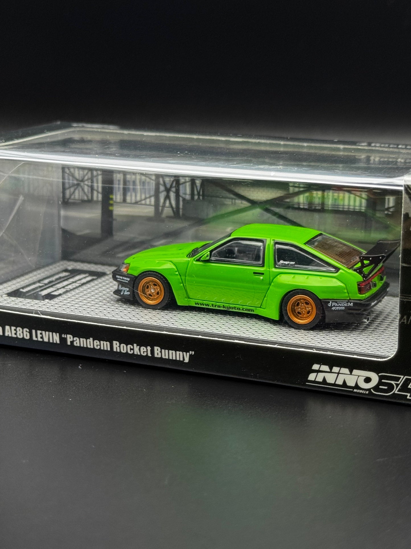 Toyota AE86 Levin “Pandem Rocket Bunny” Vert | Inno64 1:64 SVRdiecast