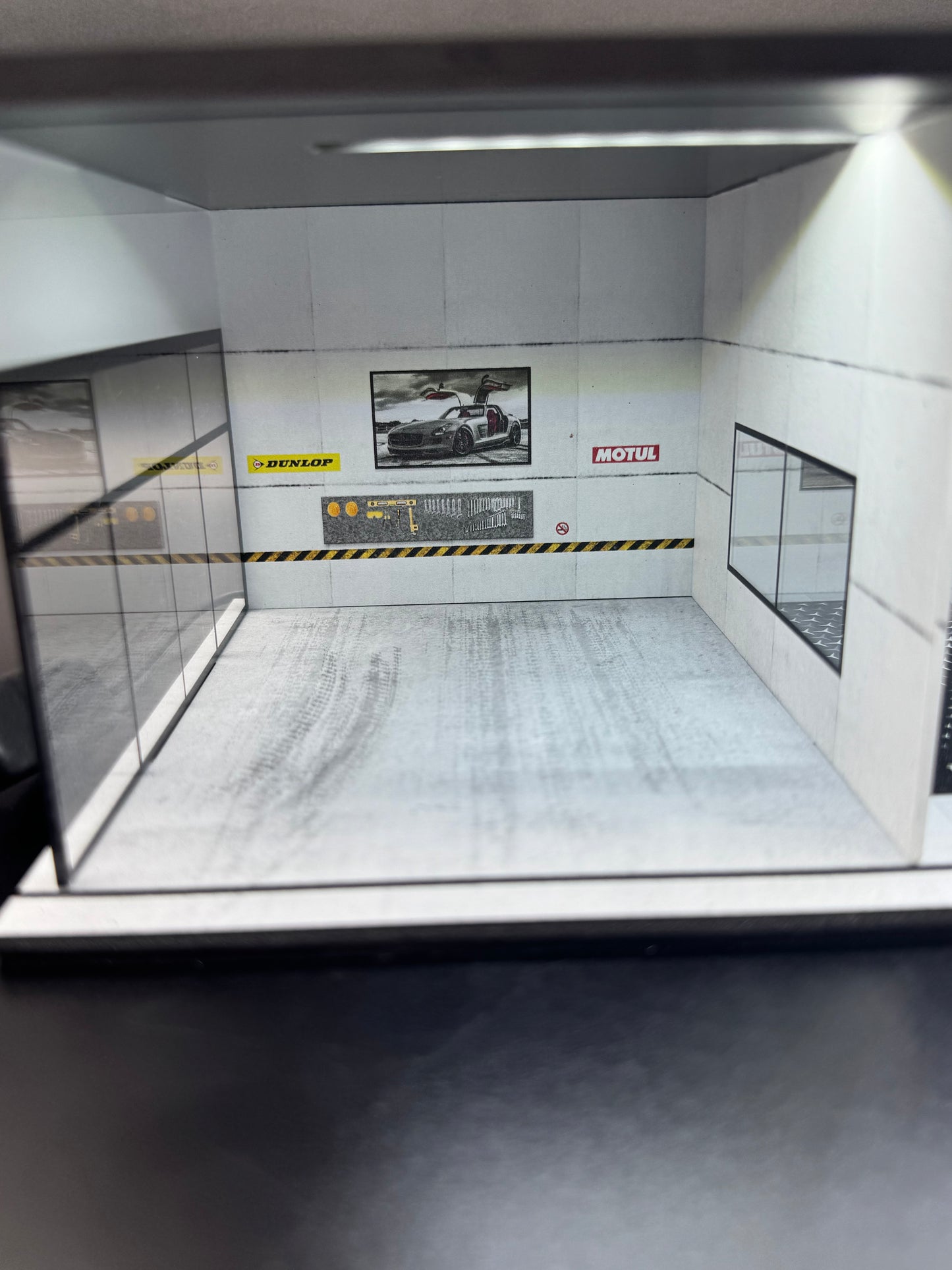 Diorama Garage Mercedes-Benz – Box Service | 1:64