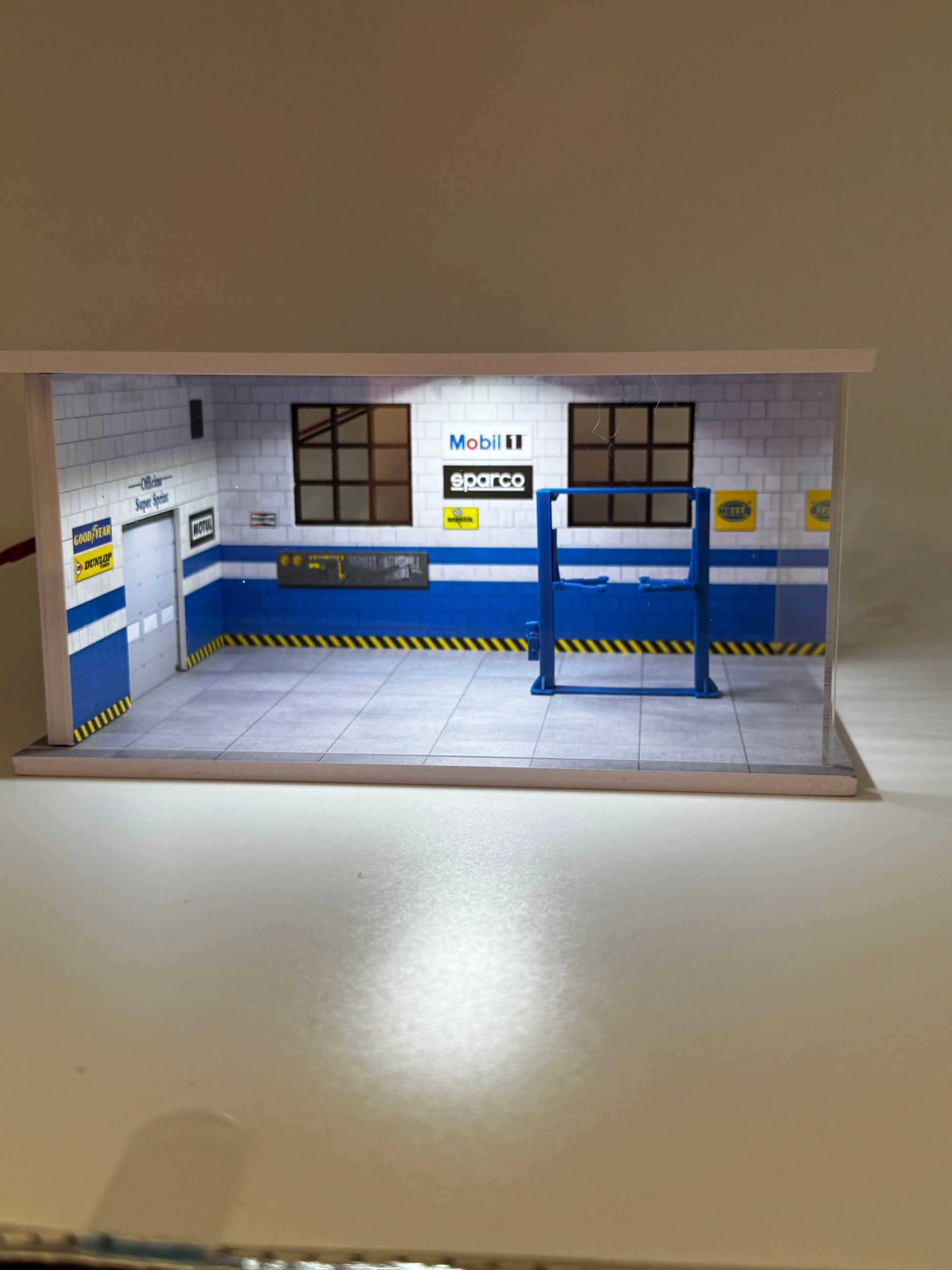 Diorama mini garage 1/64 éclairé SVRdiecast