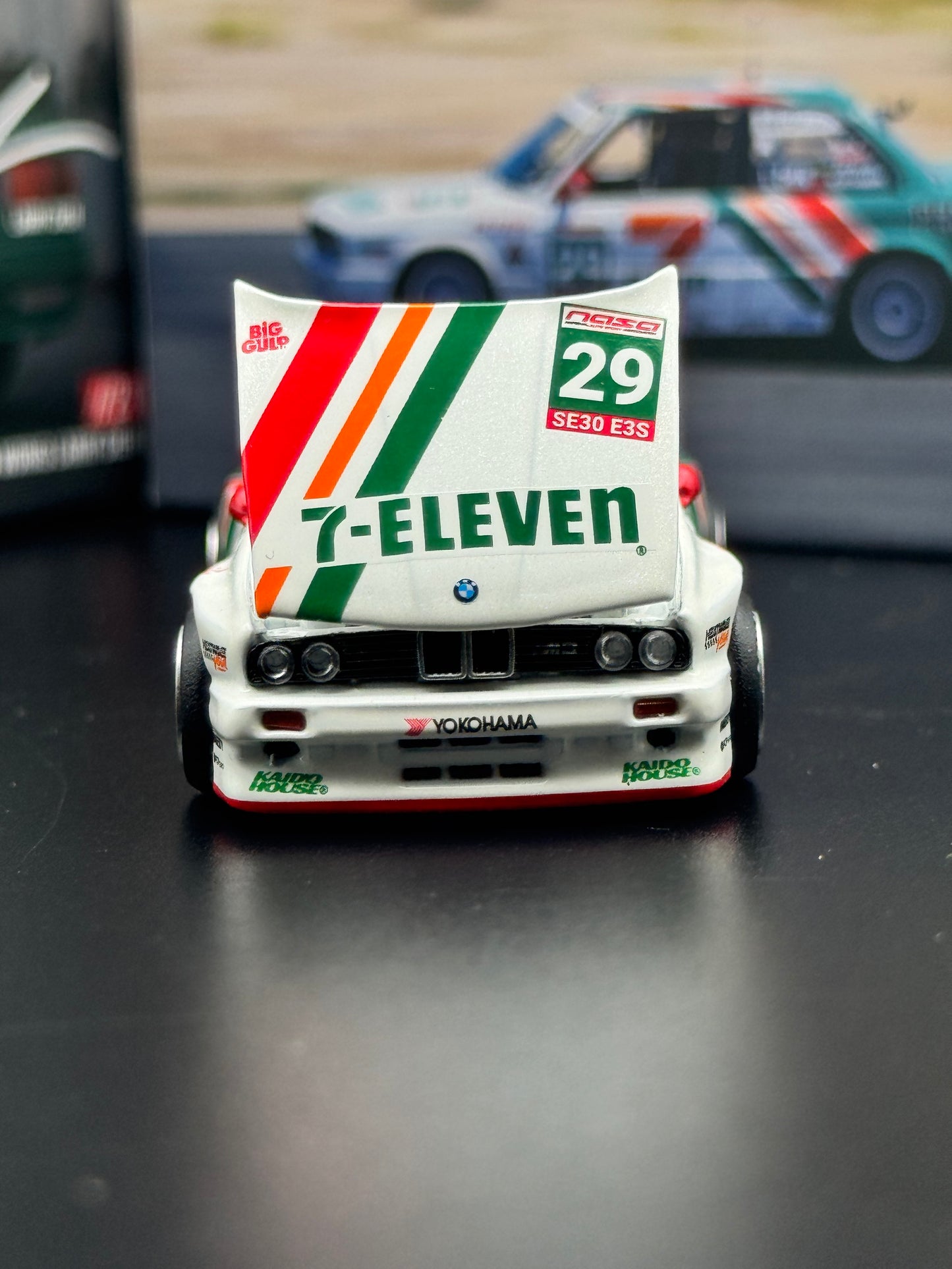 BMW M3 (E30) Kaido Works - Larry Chen V1 1:64