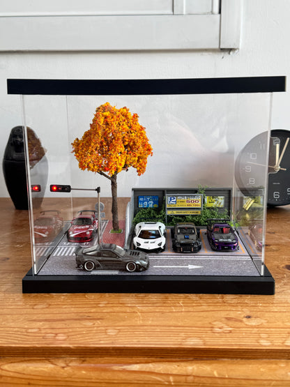 Diorama parking japonais d'automne 1:64 sous vitrine acrylique, feux LED