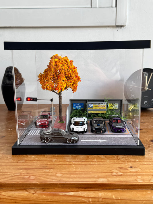Diorama parking japonais d'automne 1:64 sous vitrine acrylique, feux LED