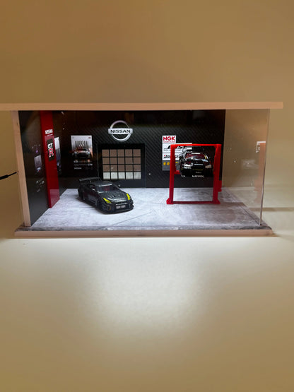 Diorama garage Nissan 1/64 eclairé SVRdiecast