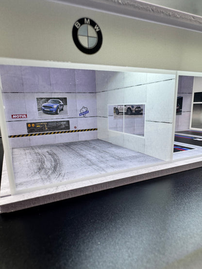 Diorama Garage BMW Performance – Box Service | 1:64