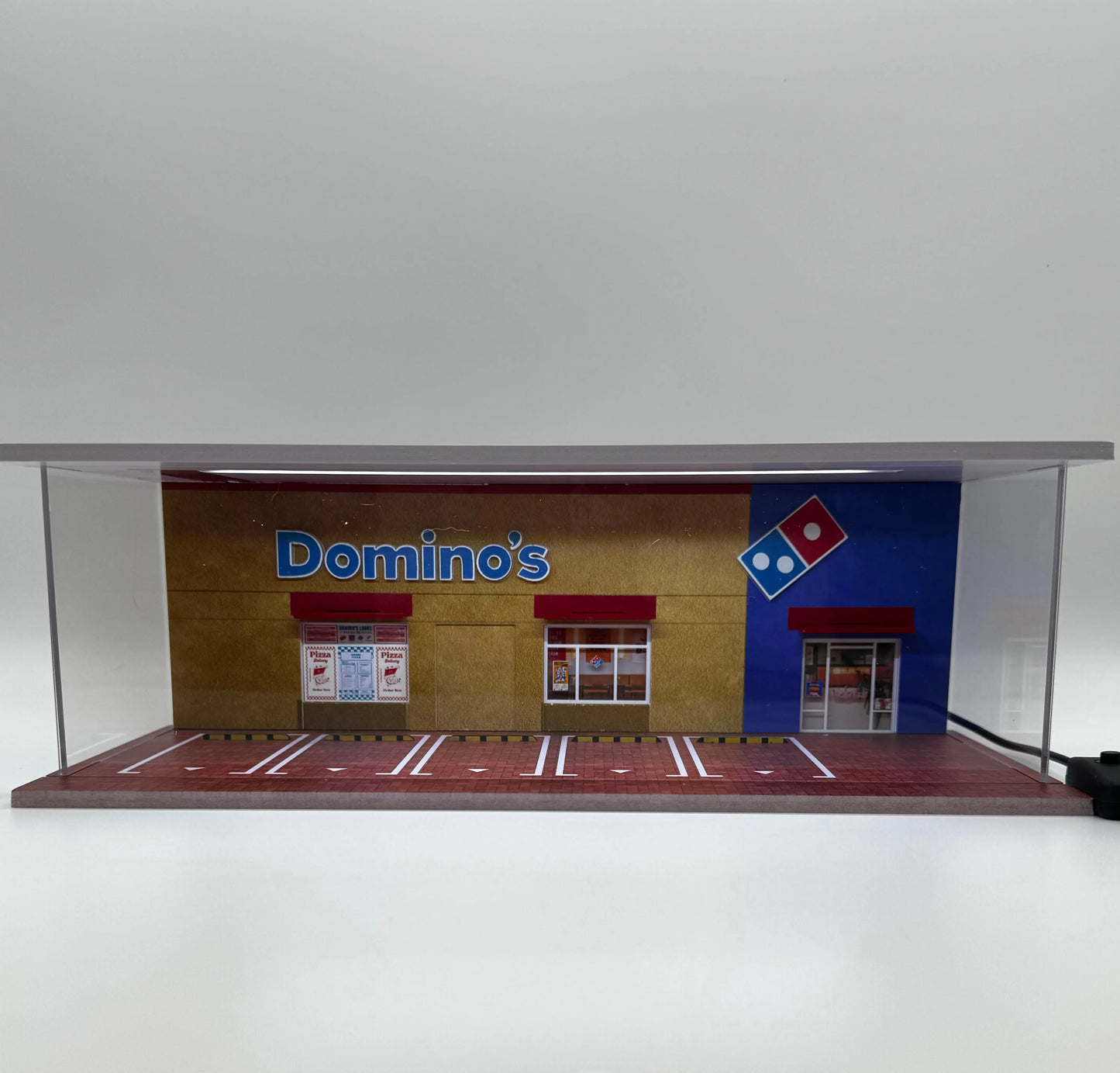 Diorama Domino’s Pizza 1/64 éclairé SVRdiecast
