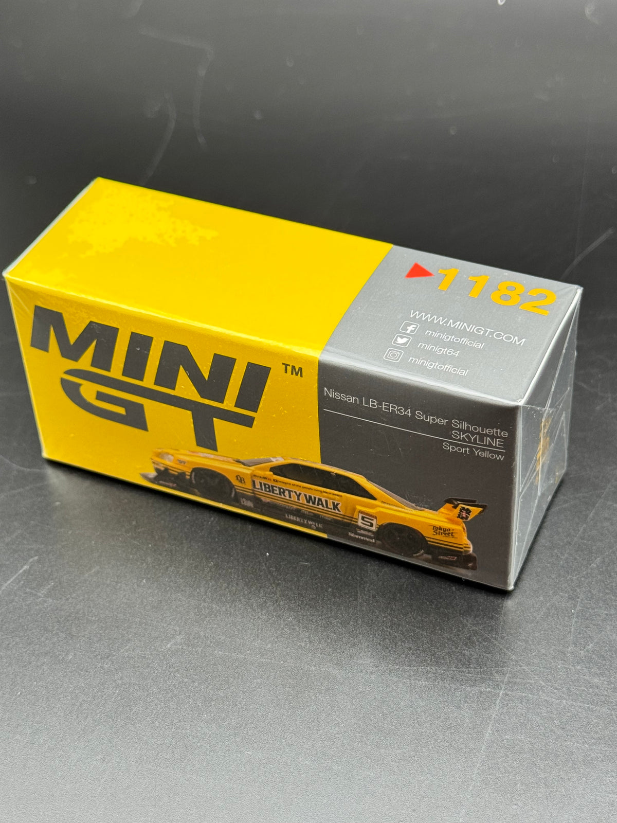 MODÈLE 4 - NISSAN LB-ER34 SUPER SILHOUETTE SKYLINE SPORT YELLOW