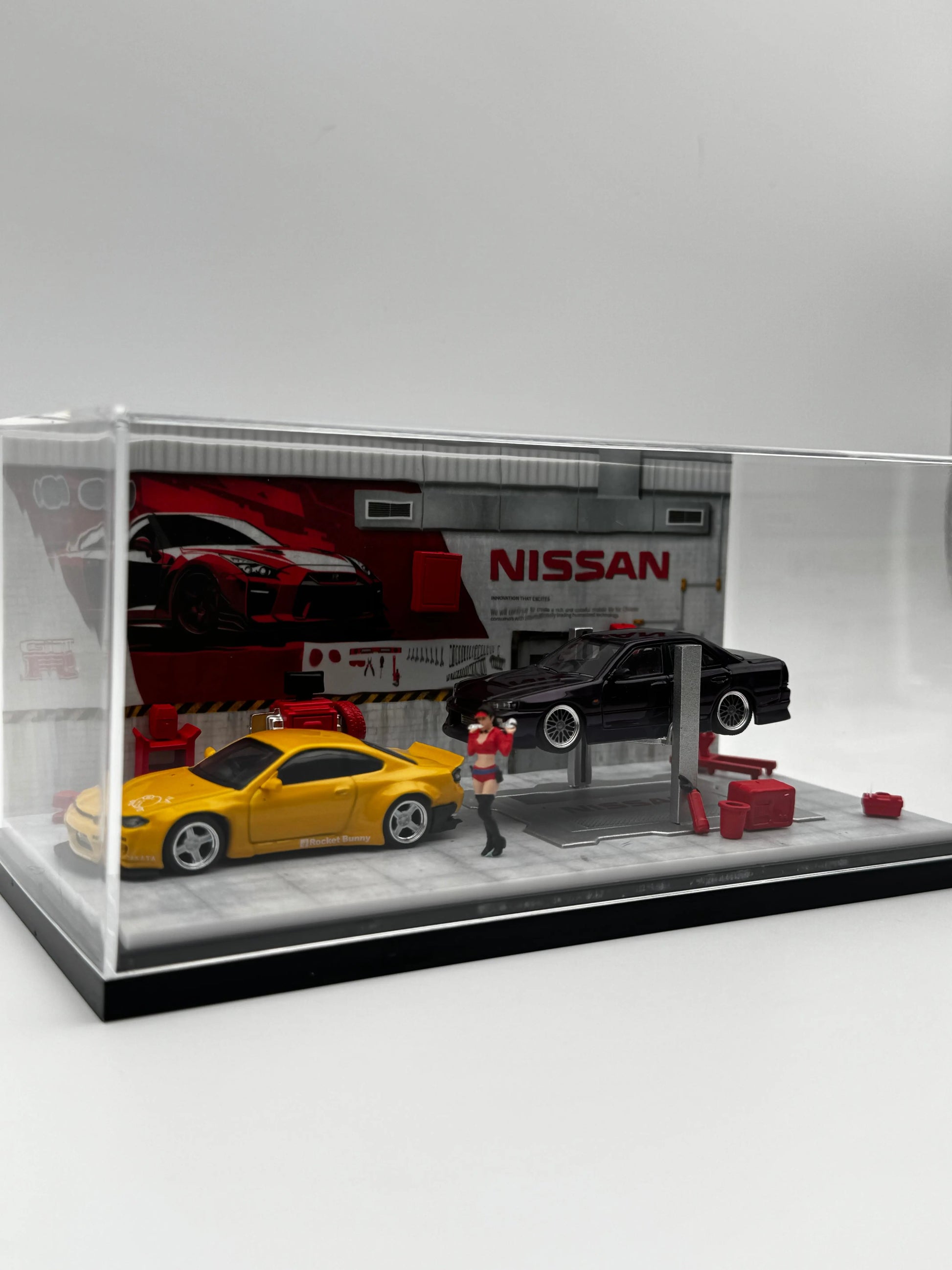 Diorama Garage Nissan avec accessoires SVRdiecast
