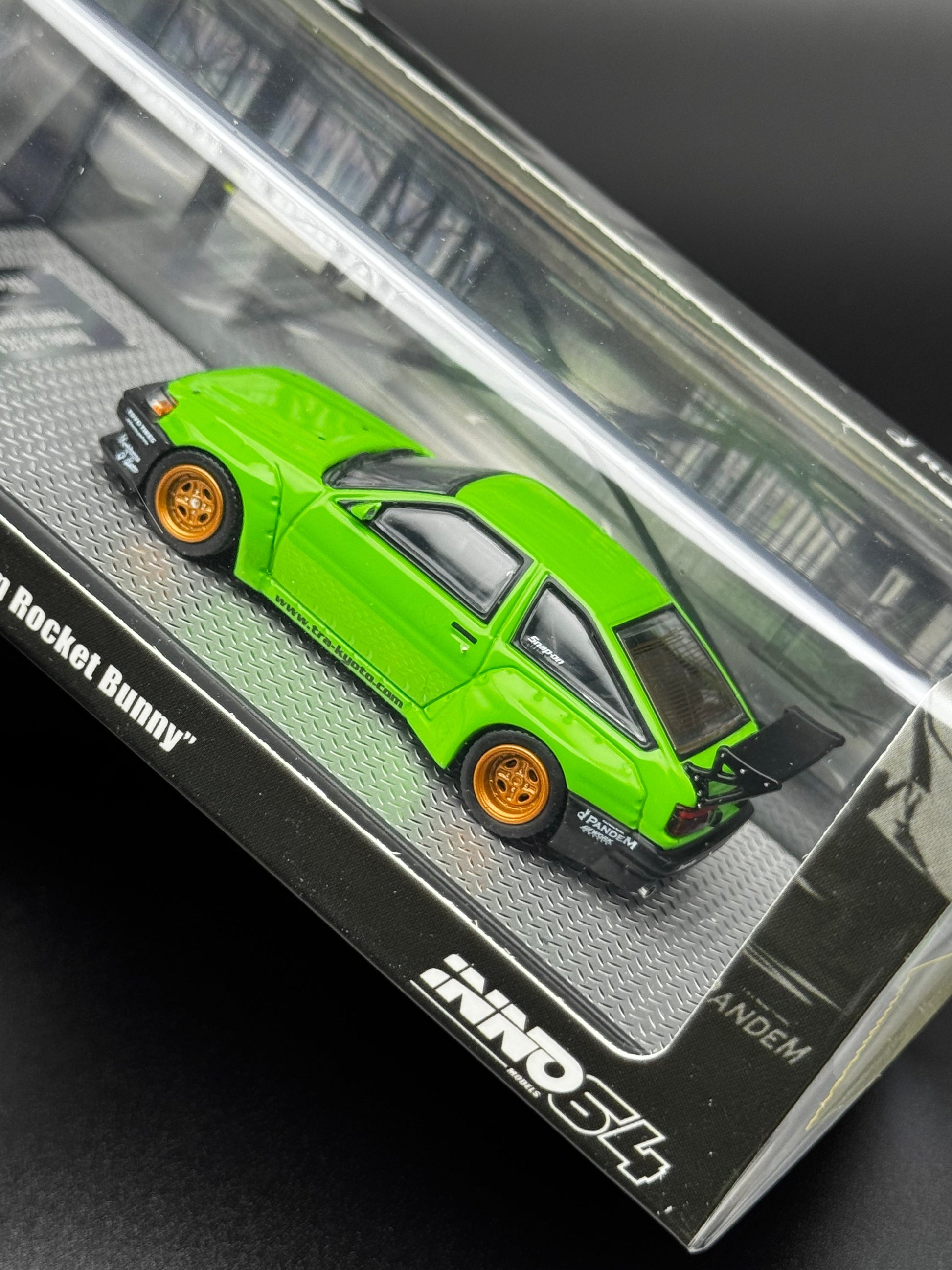 Toyota AE86 Levin “Pandem Rocket Bunny” Vert | Inno64 1:64 SVRdiecast