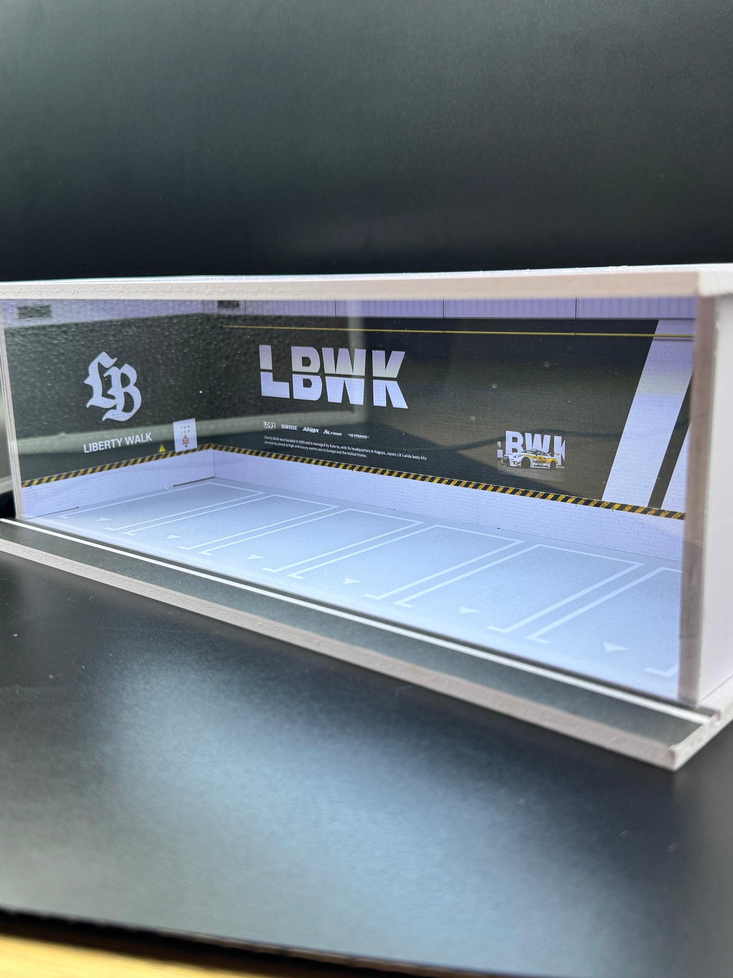 Diorama Vitrine Garage LBWK Liberty Walk – 1:64
