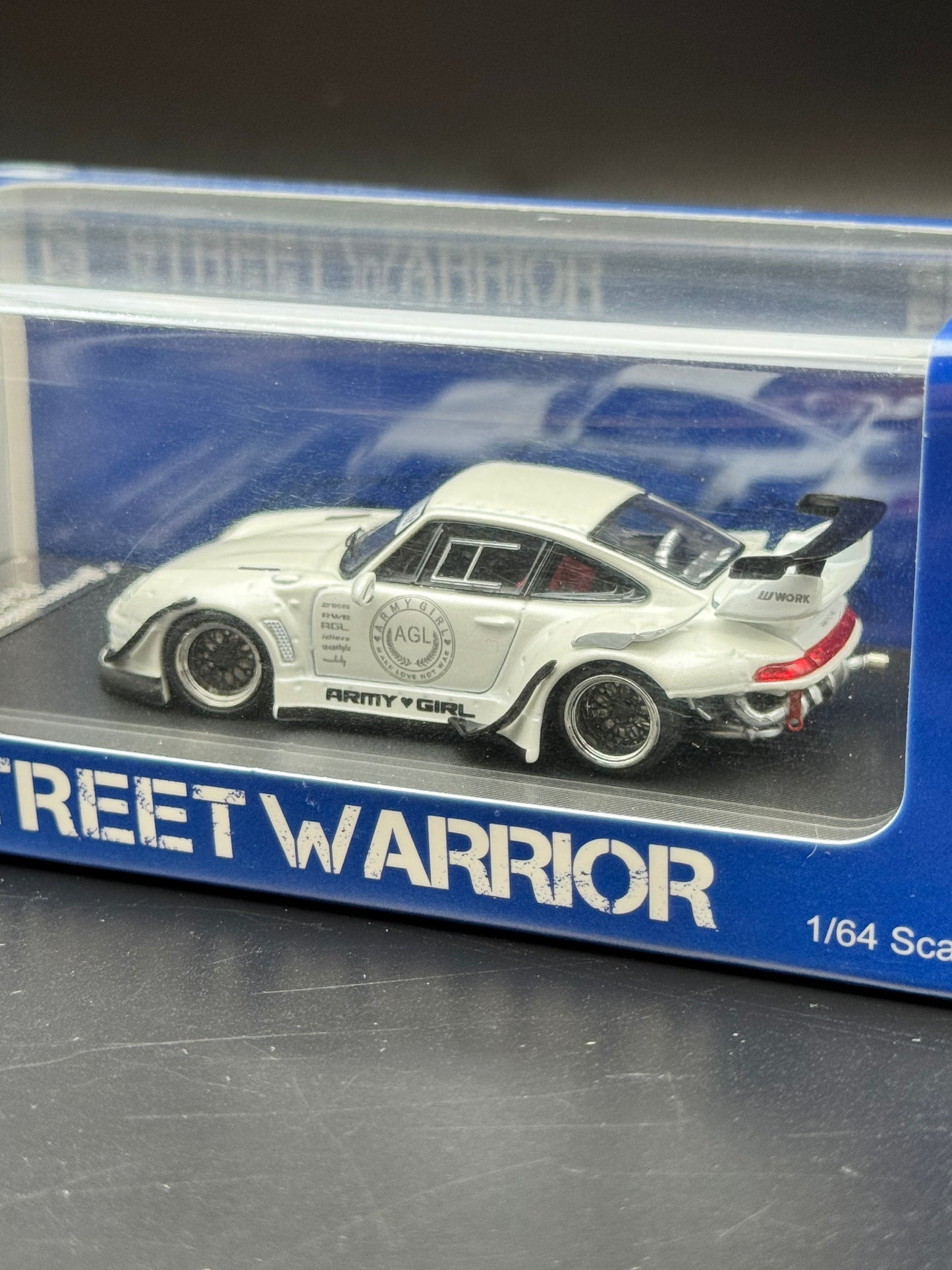 Porsche 993 RWB “Army Girl” AGL White Street Warrior | 1/64