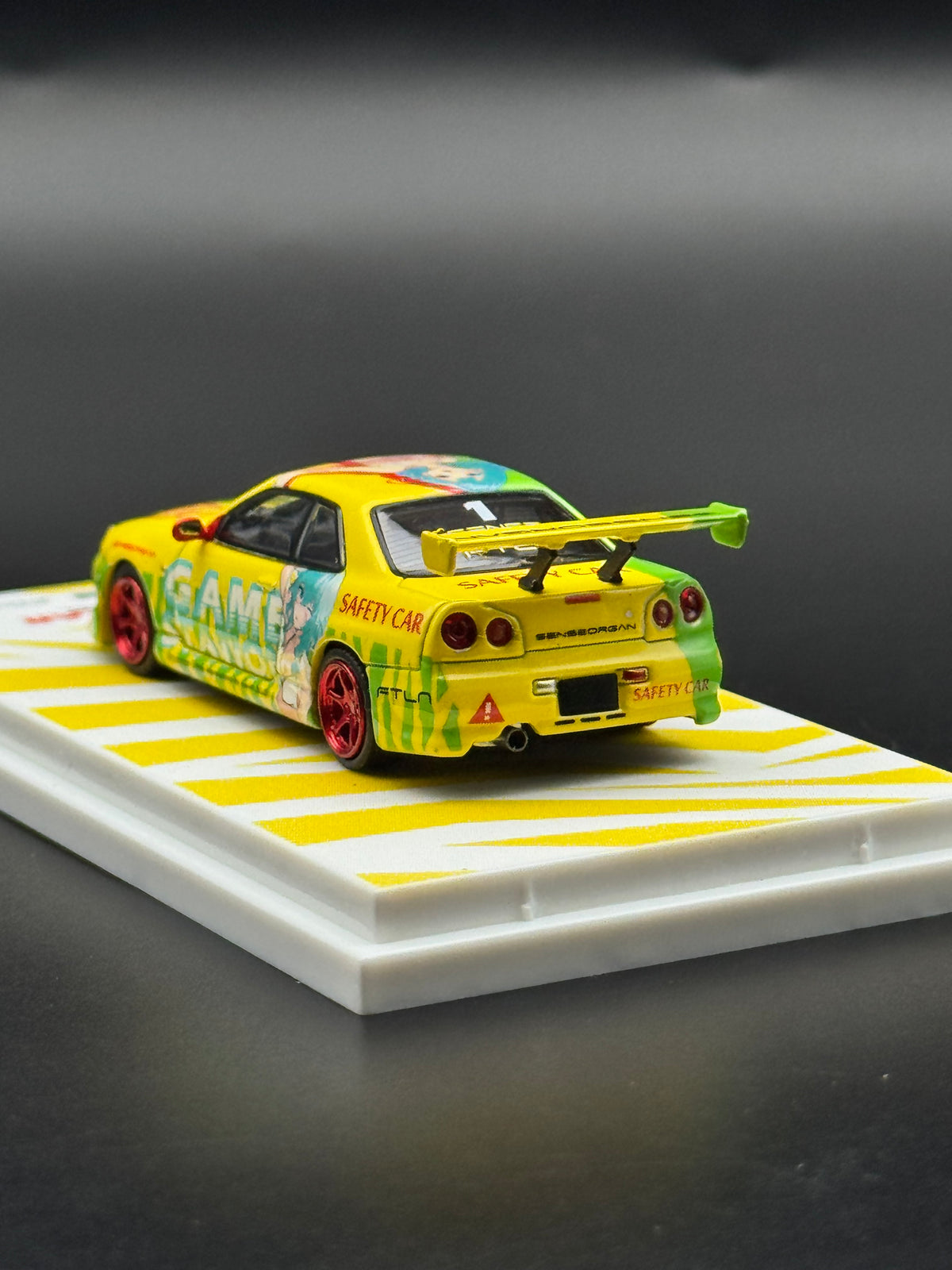 Nissan Skyline Safety Car Senseorgan × Magic Team | 1:64 Diorama Anime Design