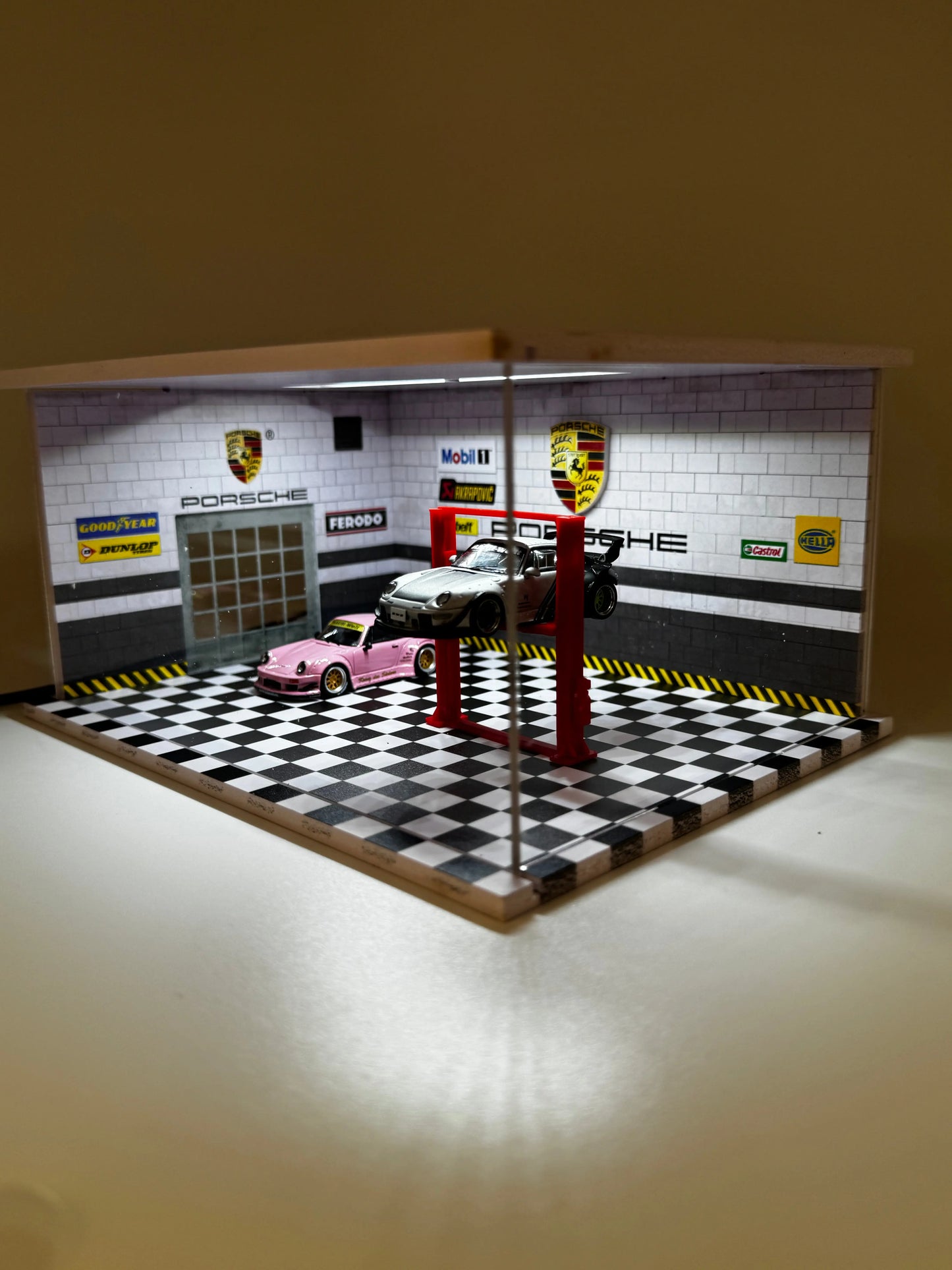 Diorama garage Porsche 1/64 éclairé LED SVRdiecast